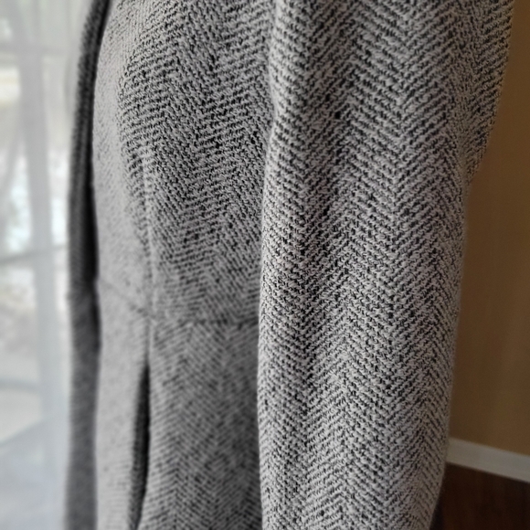 Vici Tayshia Wool Gray Patterned Jacket with Pockets Tapered Waist Size Medium - Picture 5 of 10